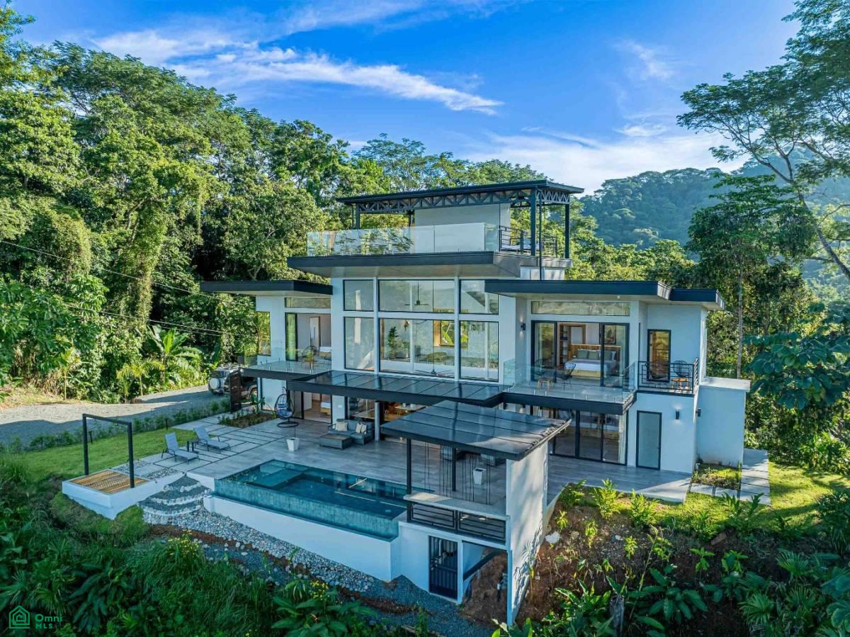 Exclusive Luxury Villa with Infinity Pool , Savegre, Quepos, Puntarenas