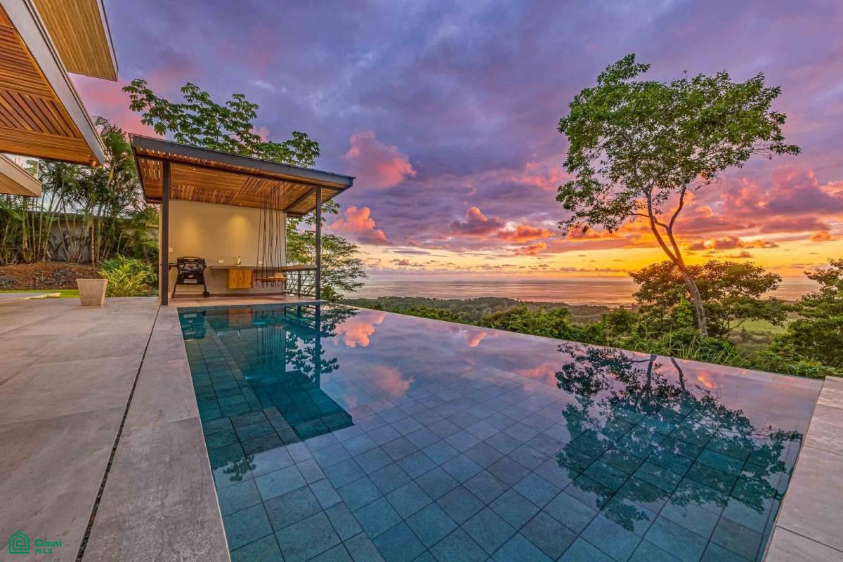 Exclusive Luxury Villa with Infinity Pool , Savegre, Quepos, Puntarenas