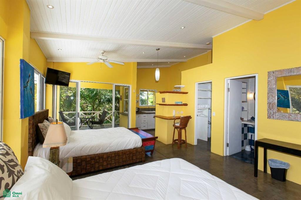 Multi-Level Income Property , Quepos, Quepos, Puntarenas