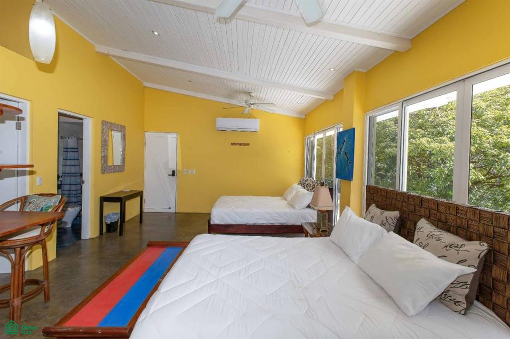 Multi-Level Income Property , Quepos, Quepos, Puntarenas