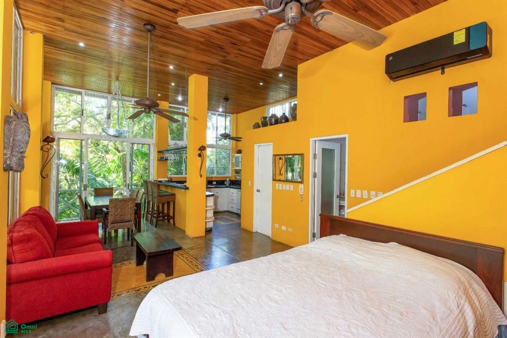 Multi-Level Income Property , Quepos, Quepos, Puntarenas
