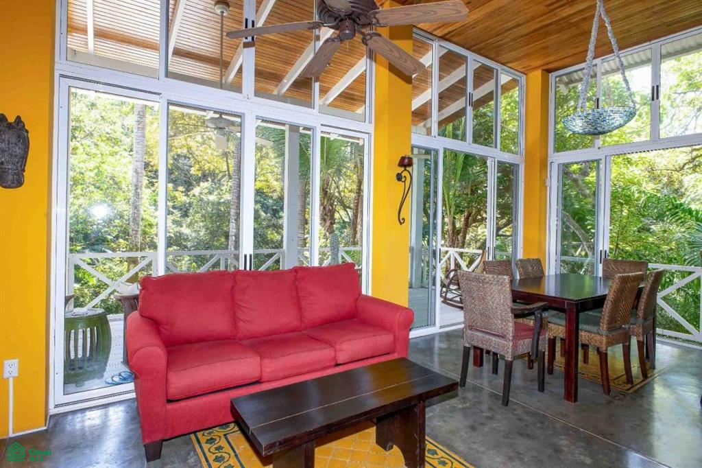 Multi-Level Income Property , Quepos, Quepos, Puntarenas