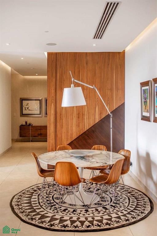 Private Garden Luxury Apartment
