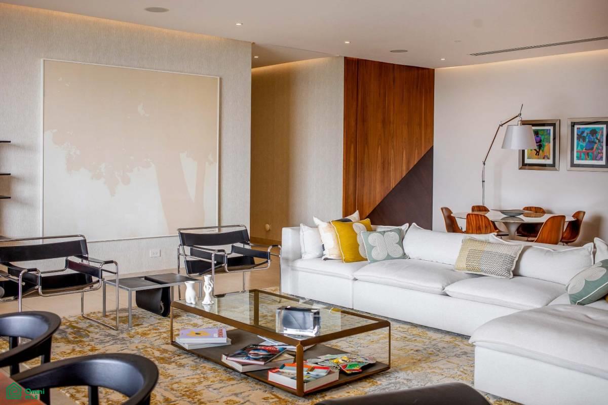 Private Garden Luxury Apartment