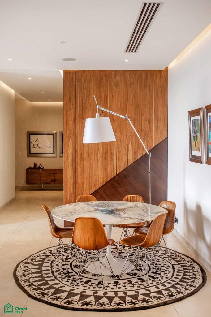 Private Garden Luxury Apartment