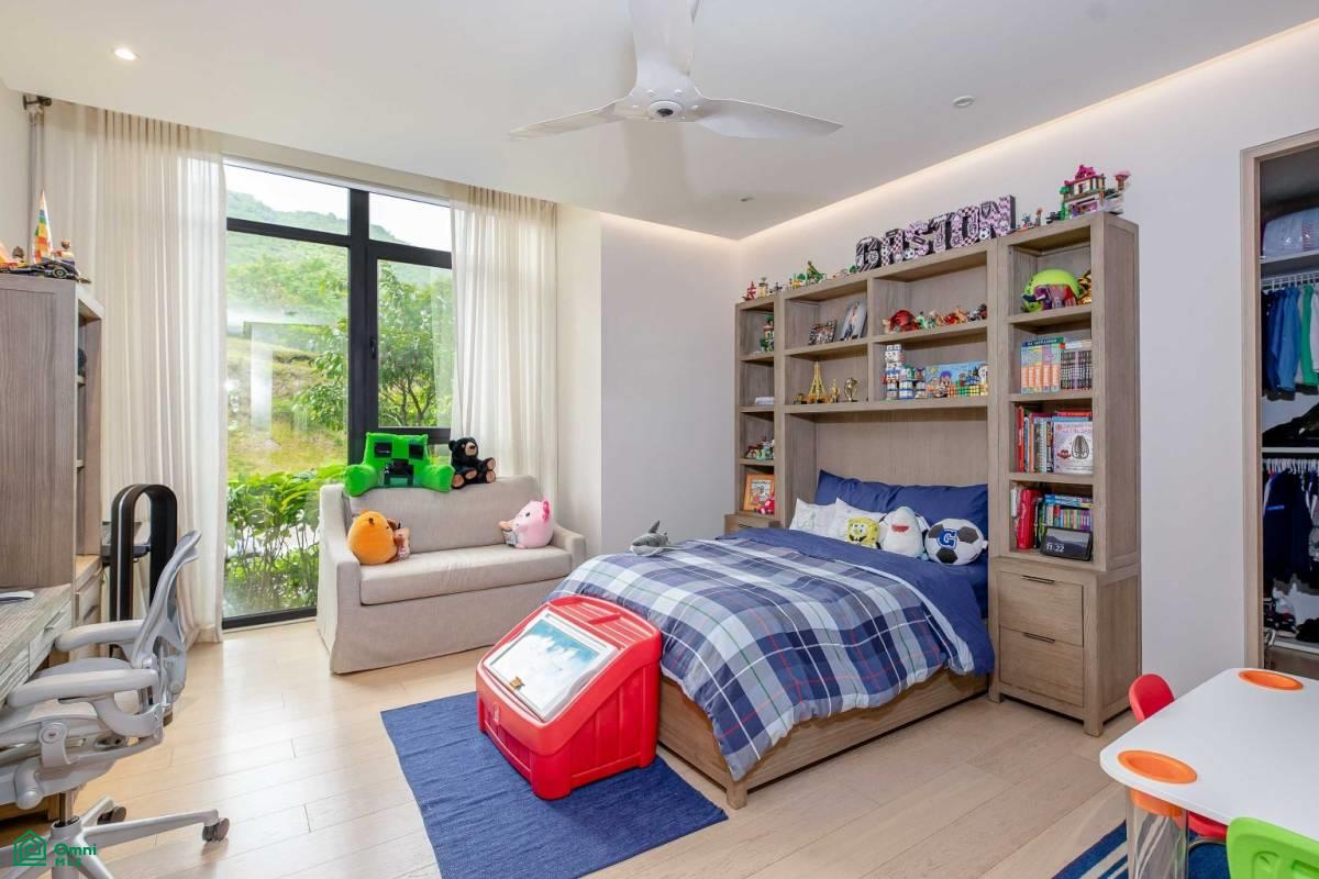 Private Garden Luxury Apartment
