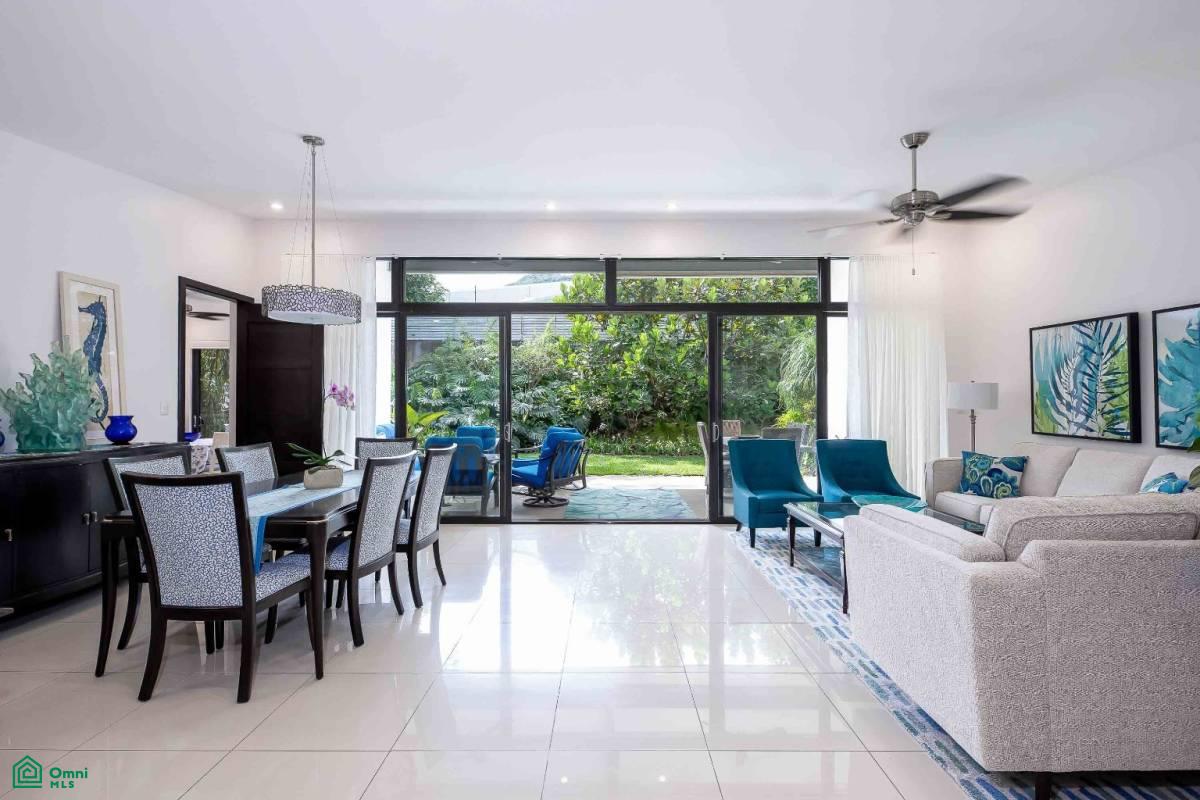 Luxury Family Condo , Santa Ana, Santa Ana, San Jose
