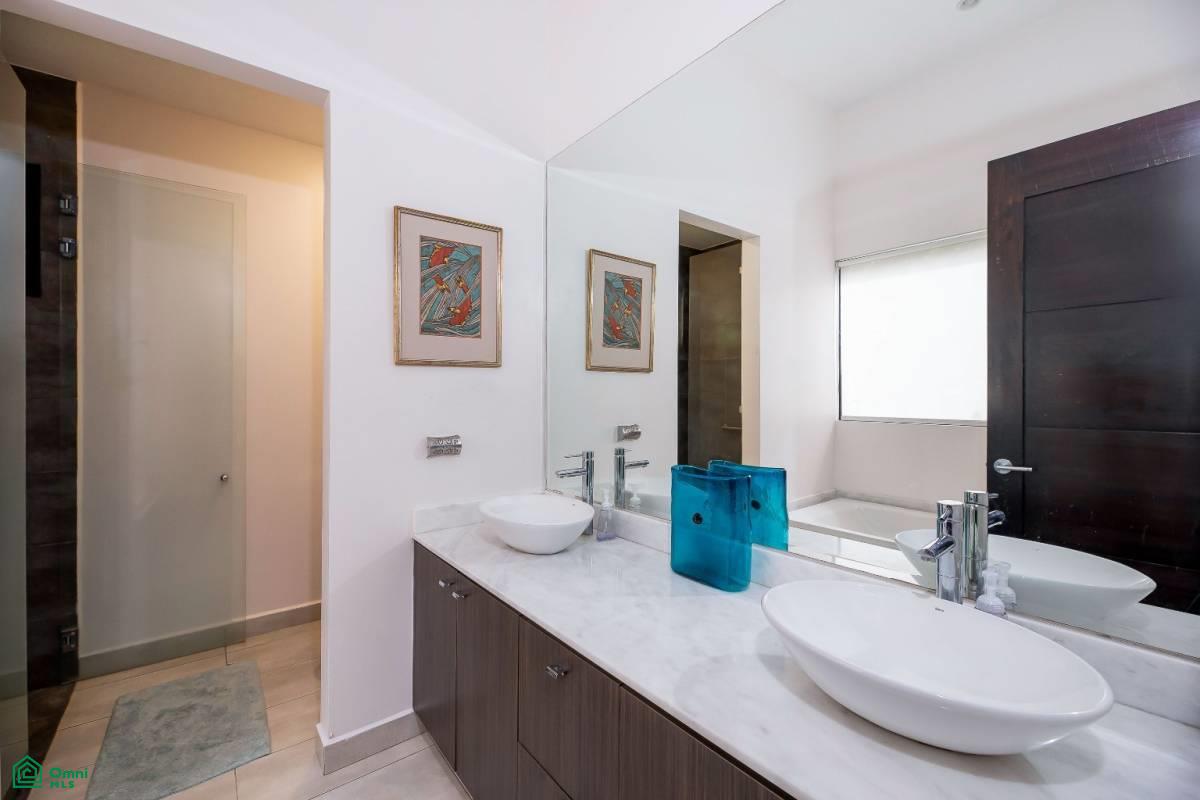 Luxury Family Condo , Santa Ana, Santa Ana, San Jose