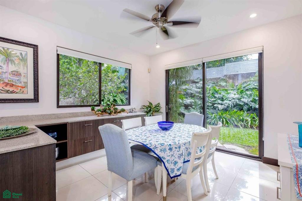 Luxury Family Condo , Santa Ana, Santa Ana, San Jose