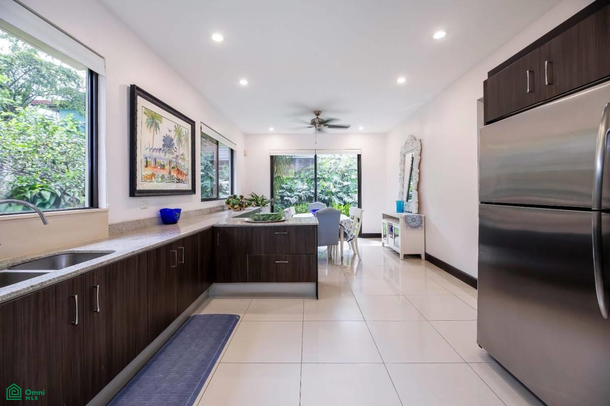 Luxury Family Condo , Santa Ana, Santa Ana, San Jose