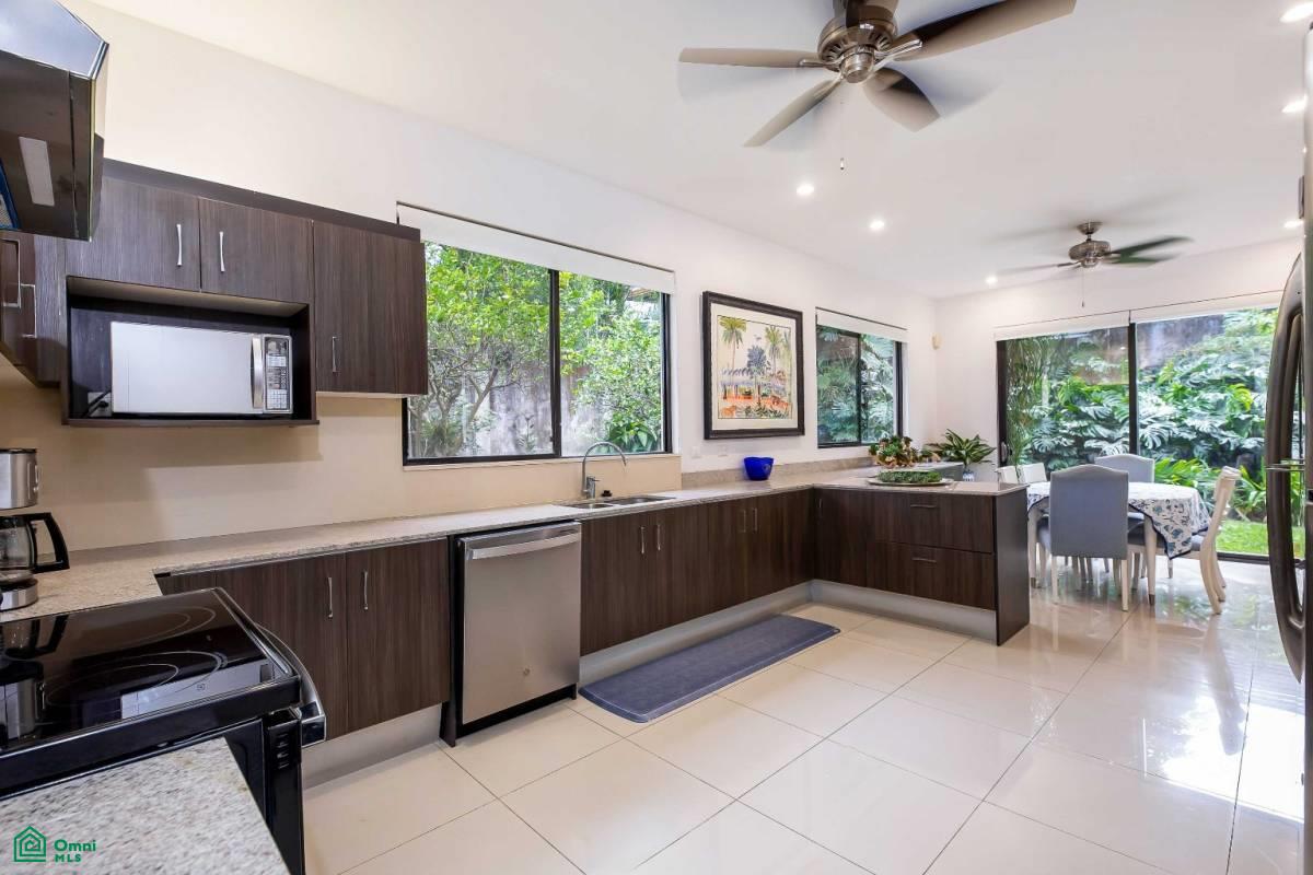 Luxury Family Condo , Santa Ana, Santa Ana, San Jose