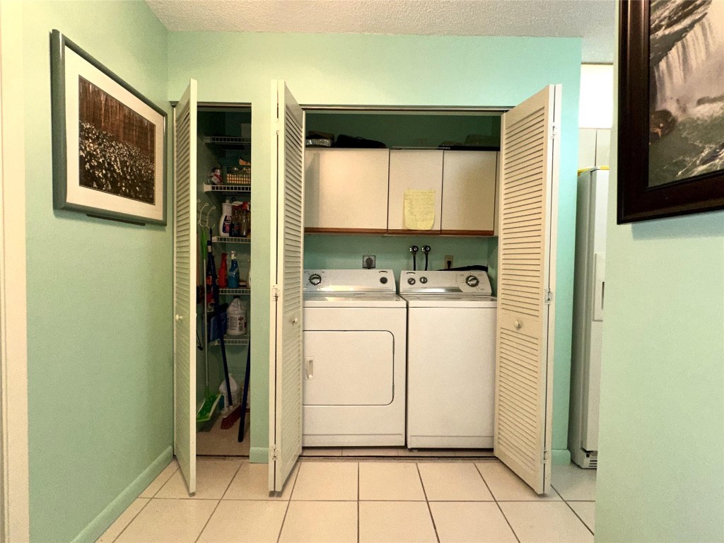 3958-D Cocoplum Cir 3628