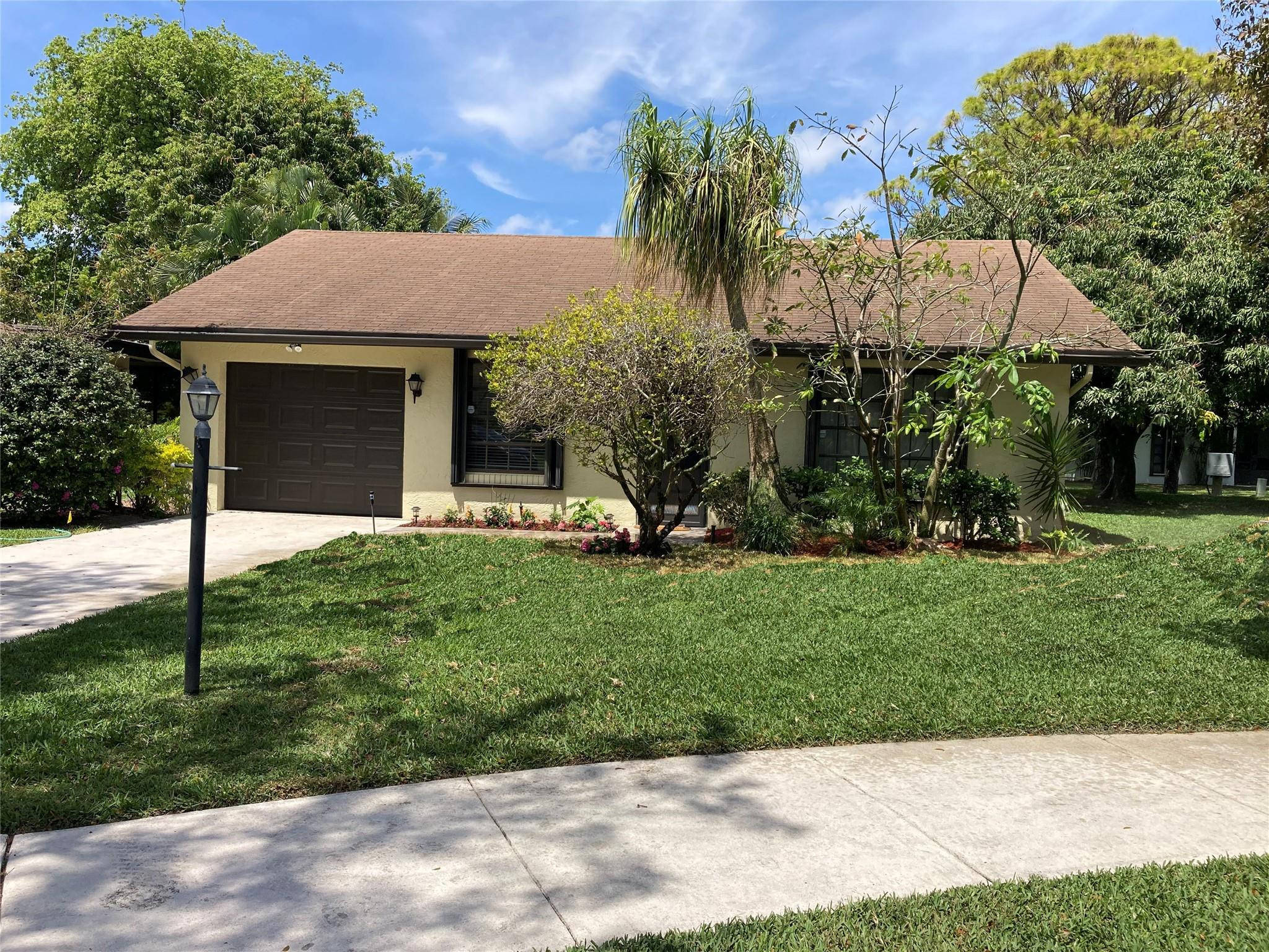 2743 Begonia Ct