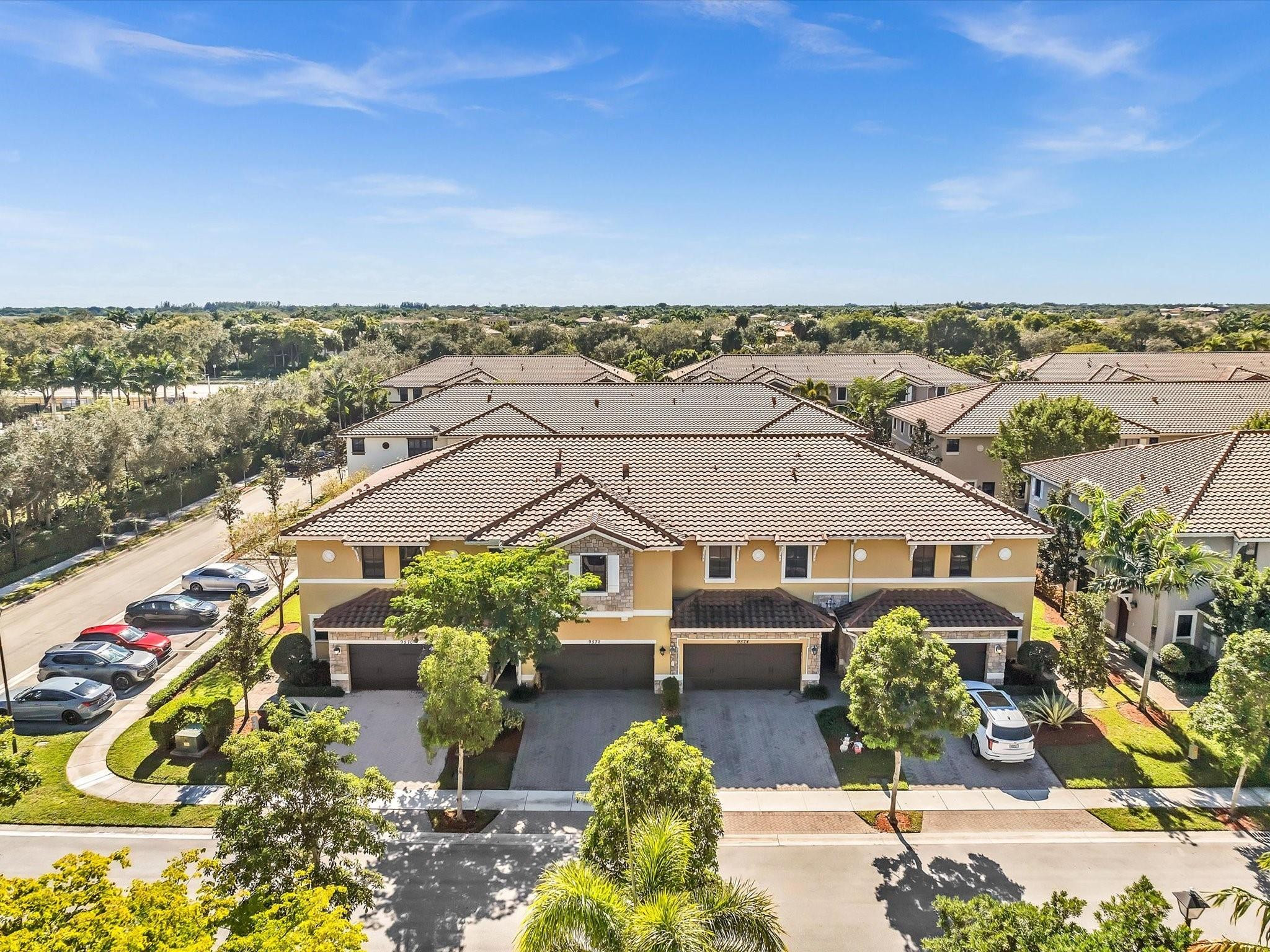 9570 Town Parc Circle N 9570