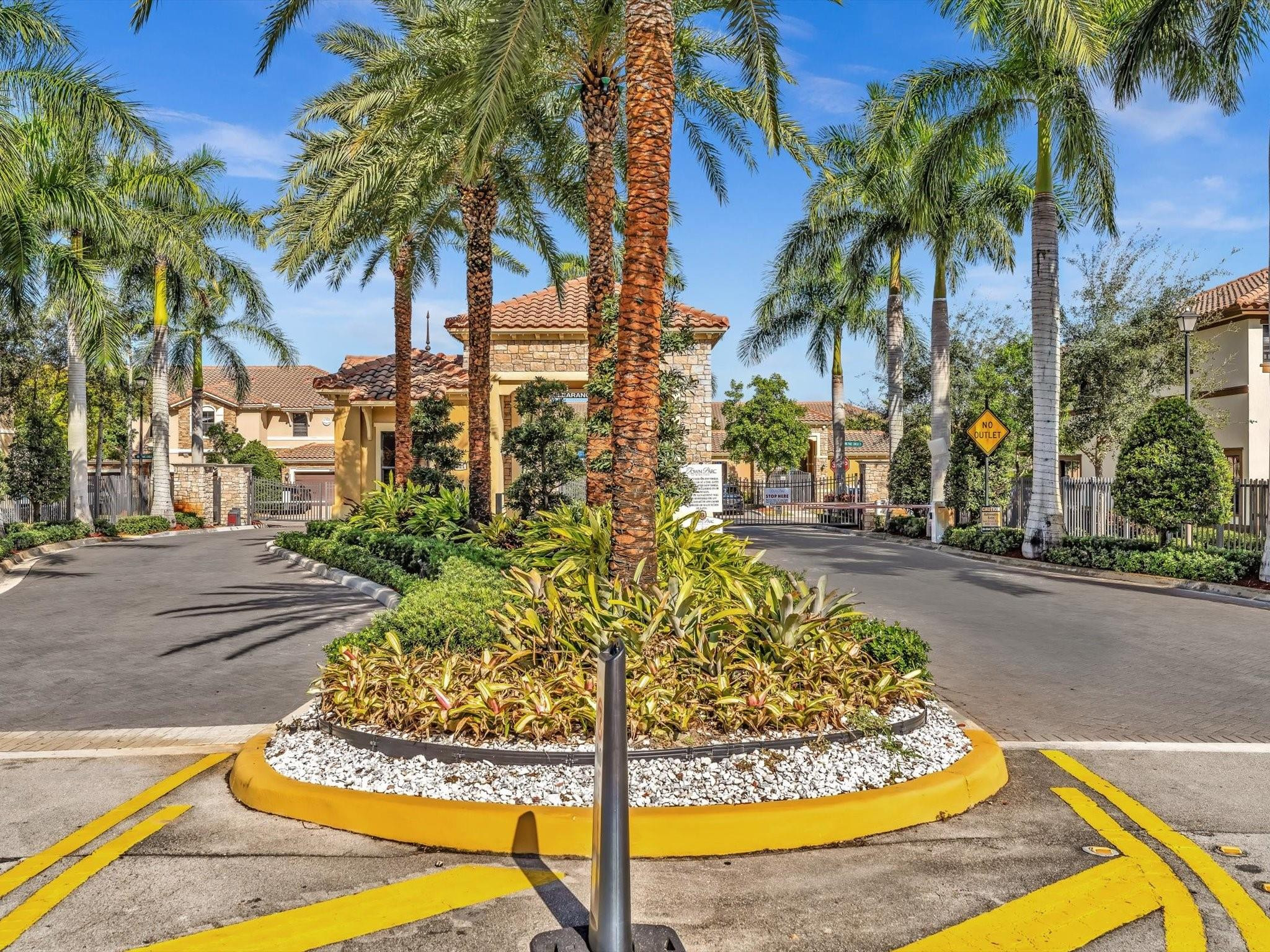 9570 Town Parc Circle N 9570