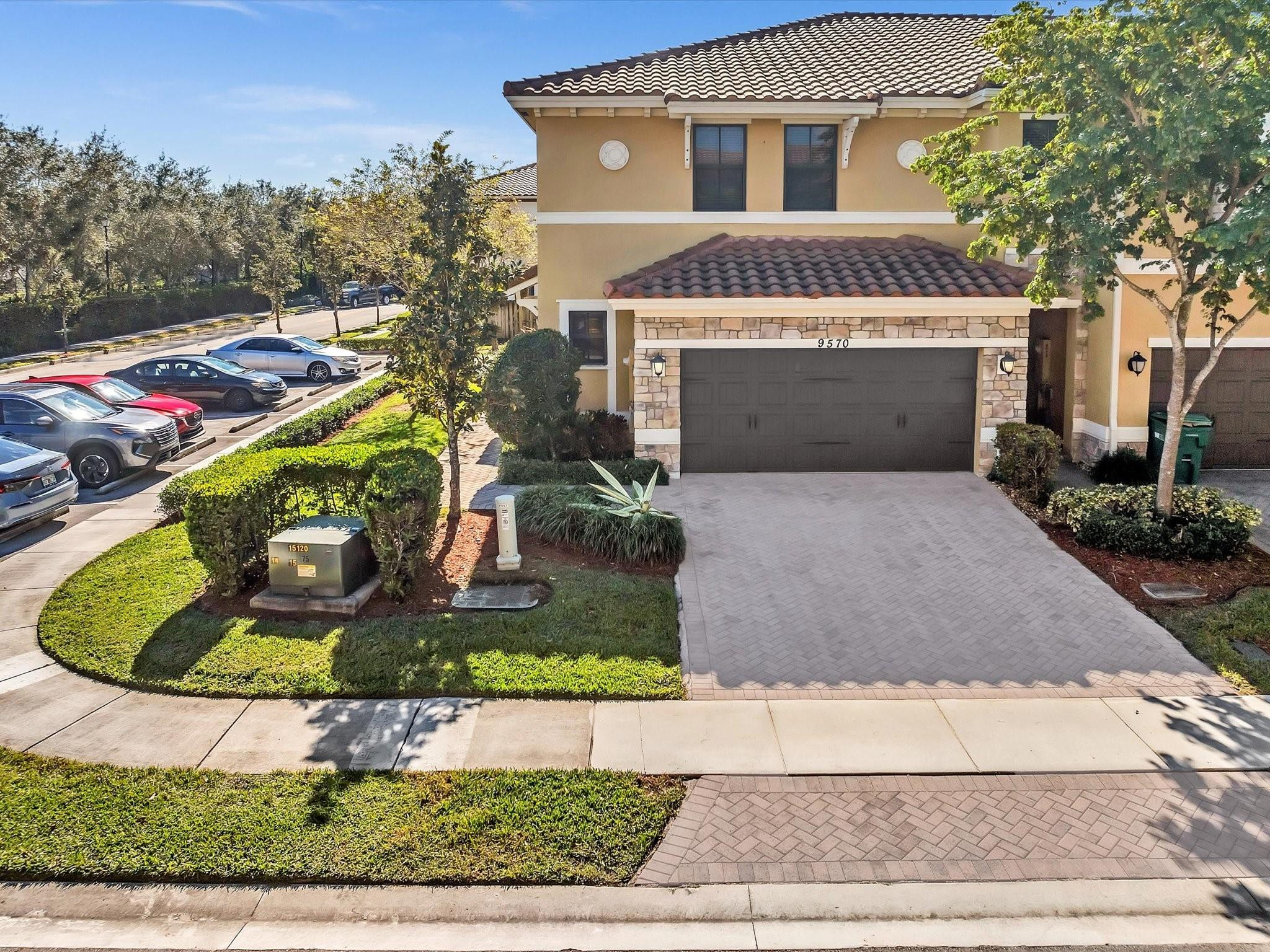 9570 Town Parc Circle N 9570