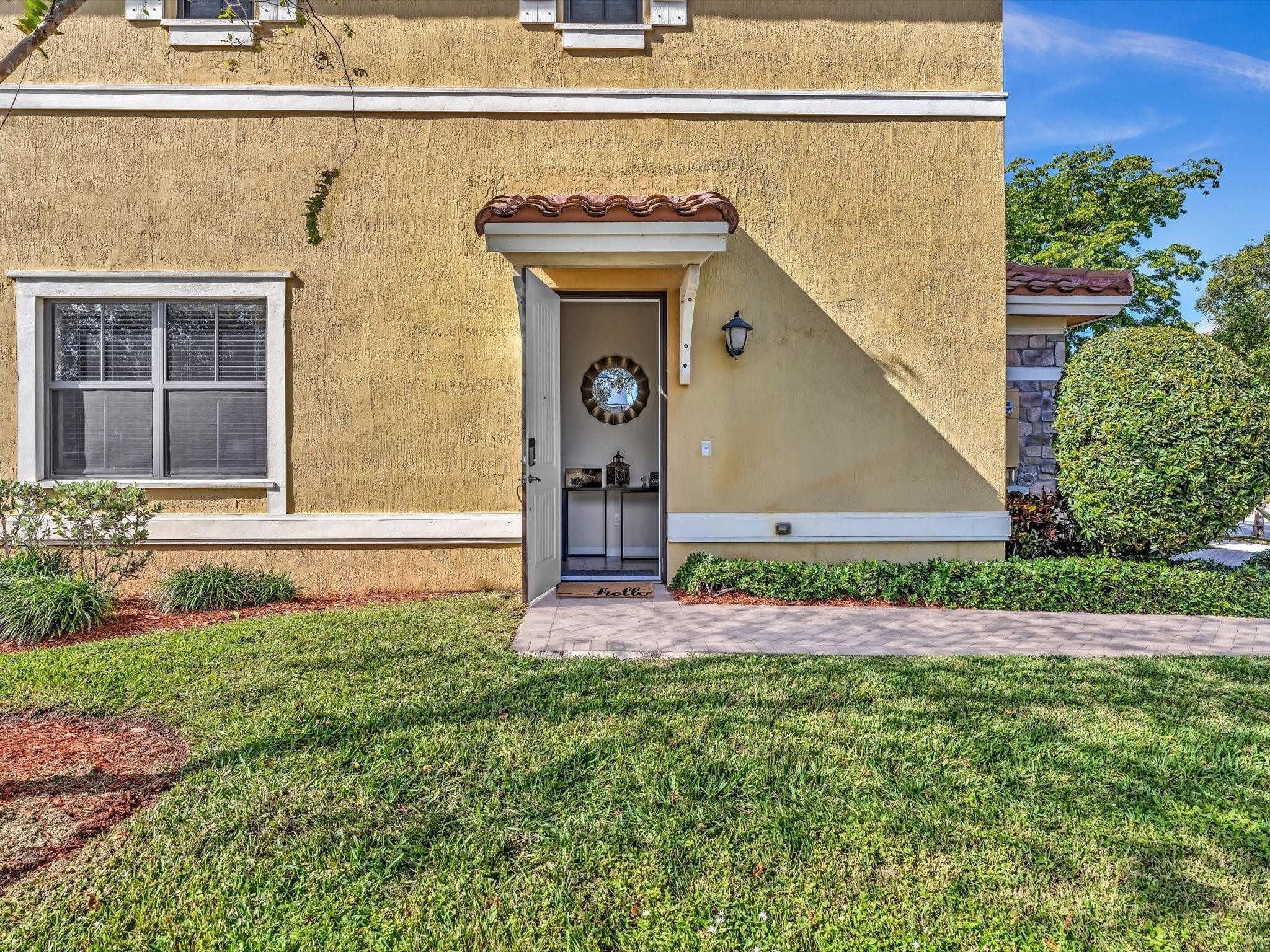 9570 Town Parc Circle N 9570