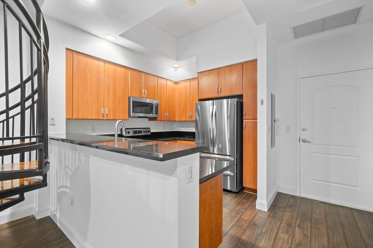 801 S Olive Avenue 236