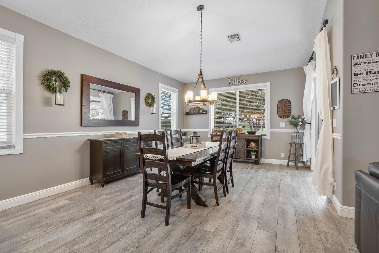 144 Saratoga Boulevard E