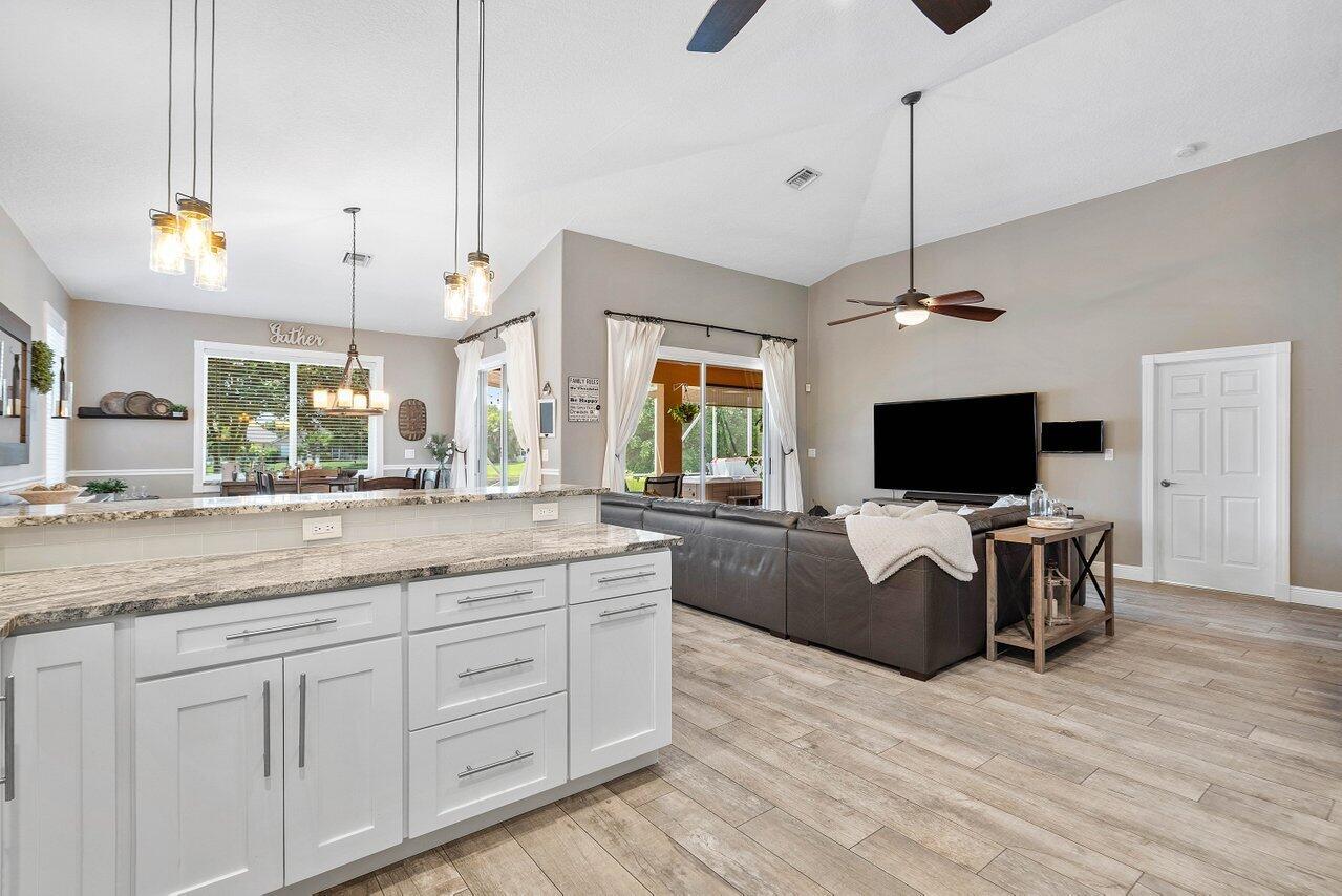 144 Saratoga Boulevard E