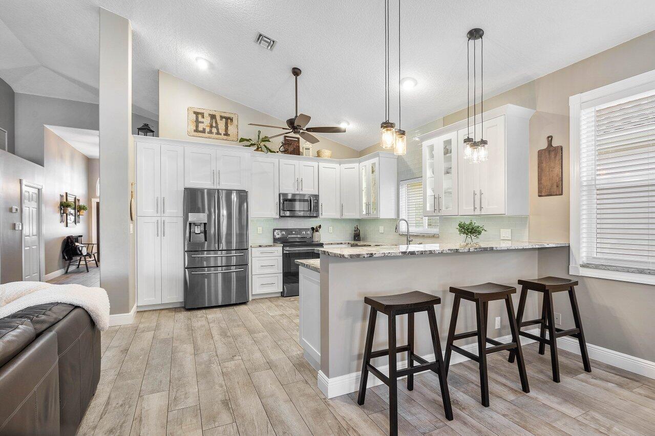 144 Saratoga Boulevard E