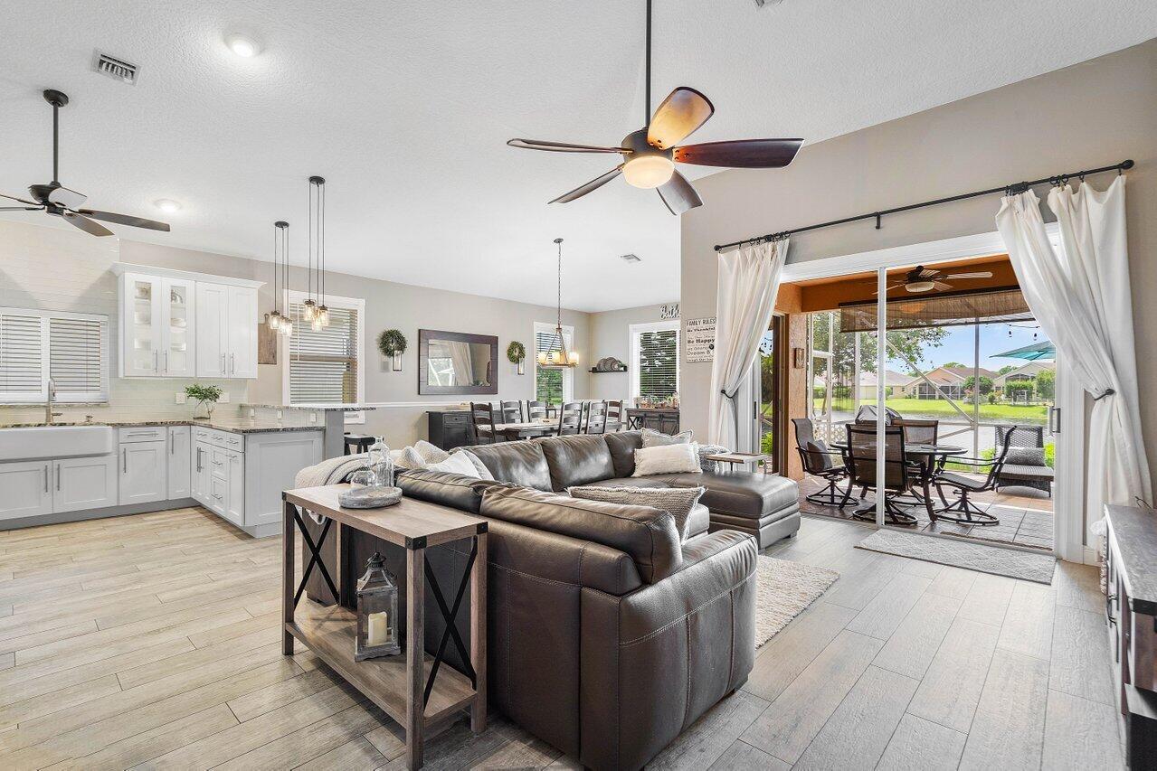 144 Saratoga Boulevard E