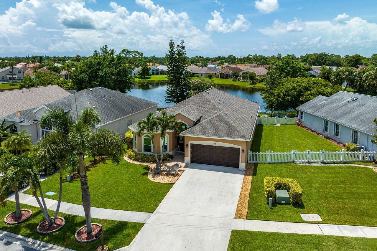 144 Saratoga Boulevard E