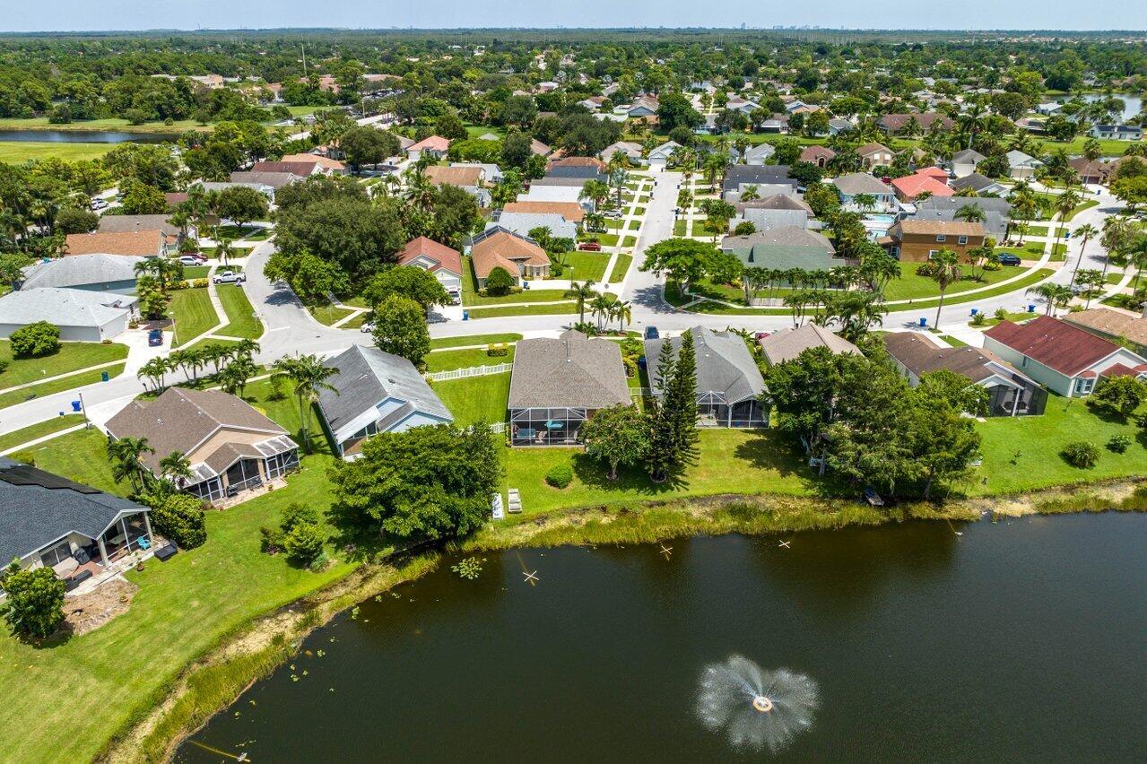 144 Saratoga Boulevard E