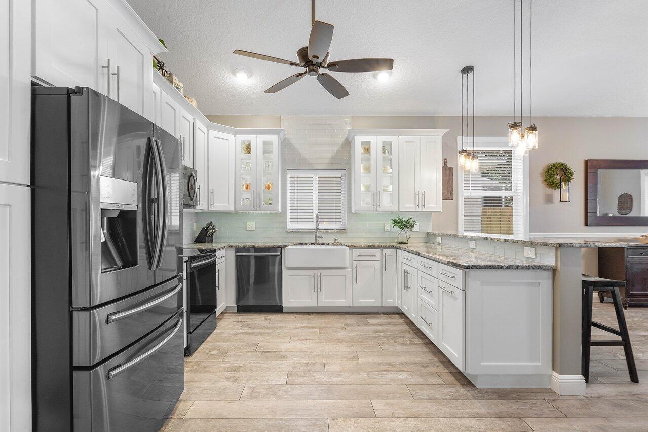 144 Saratoga Boulevard E