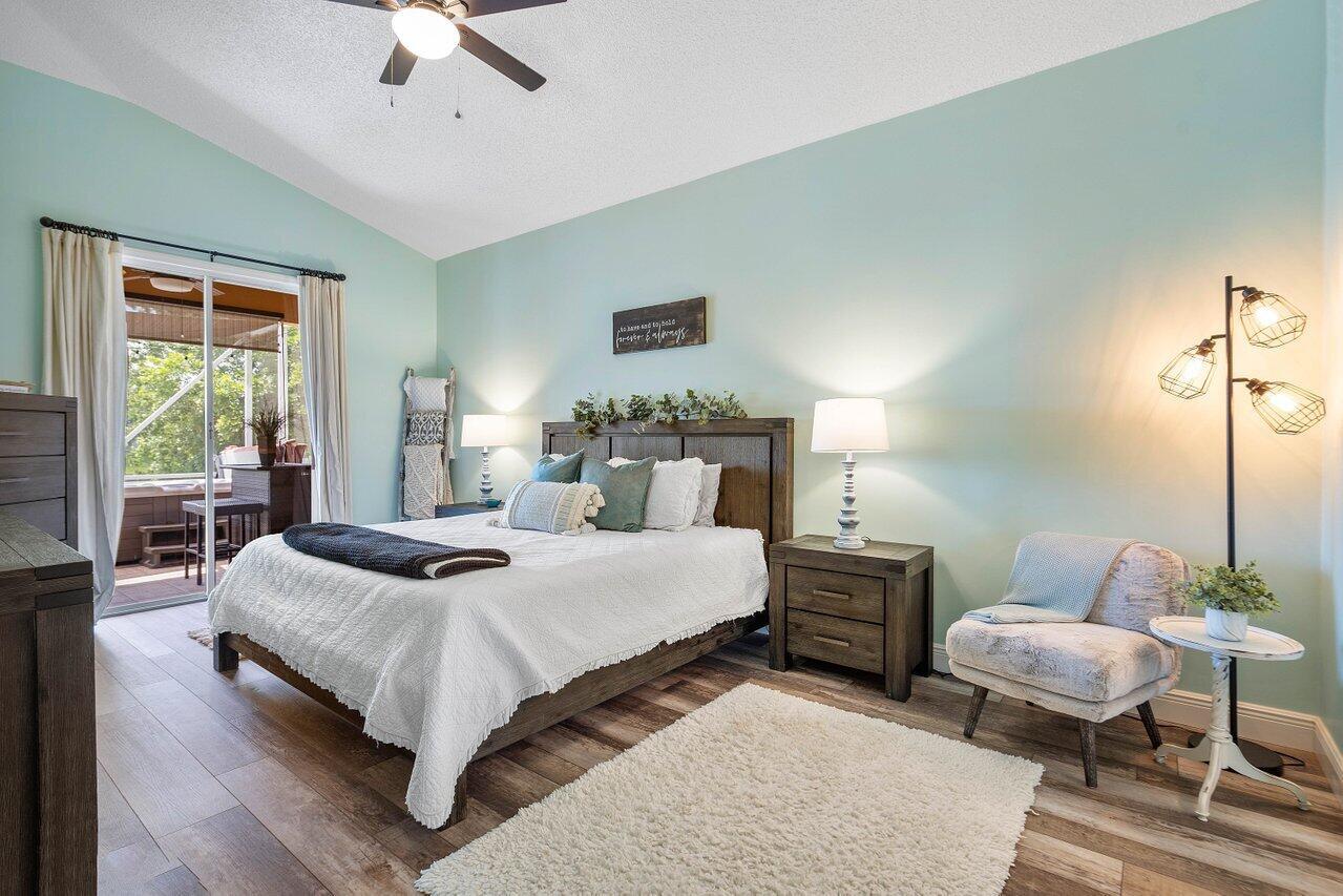 144 Saratoga Boulevard E