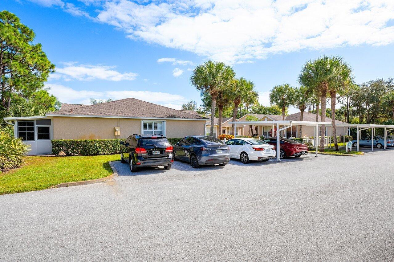 521 NW San Remo Circle