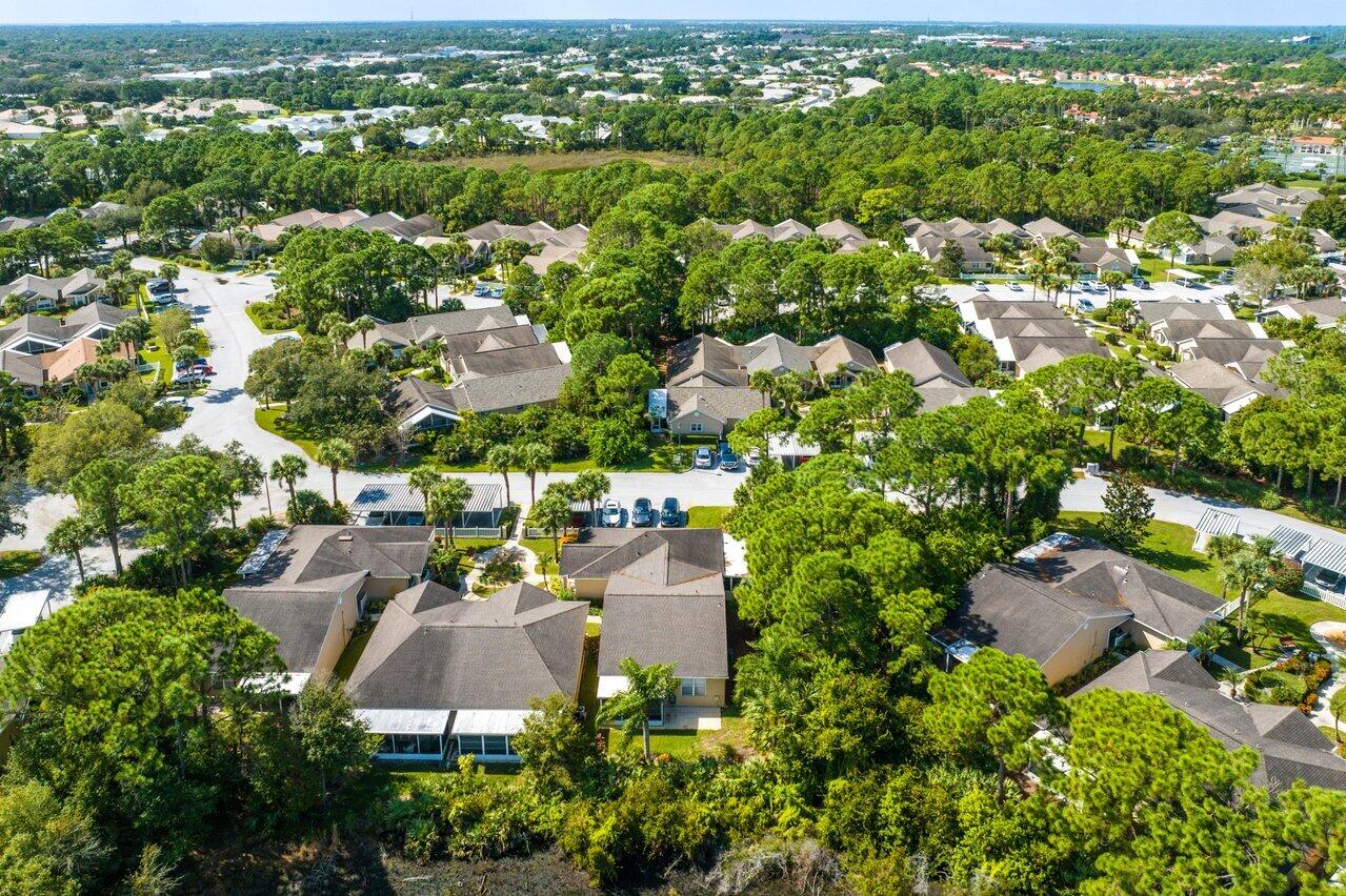 521 NW San Remo Circle