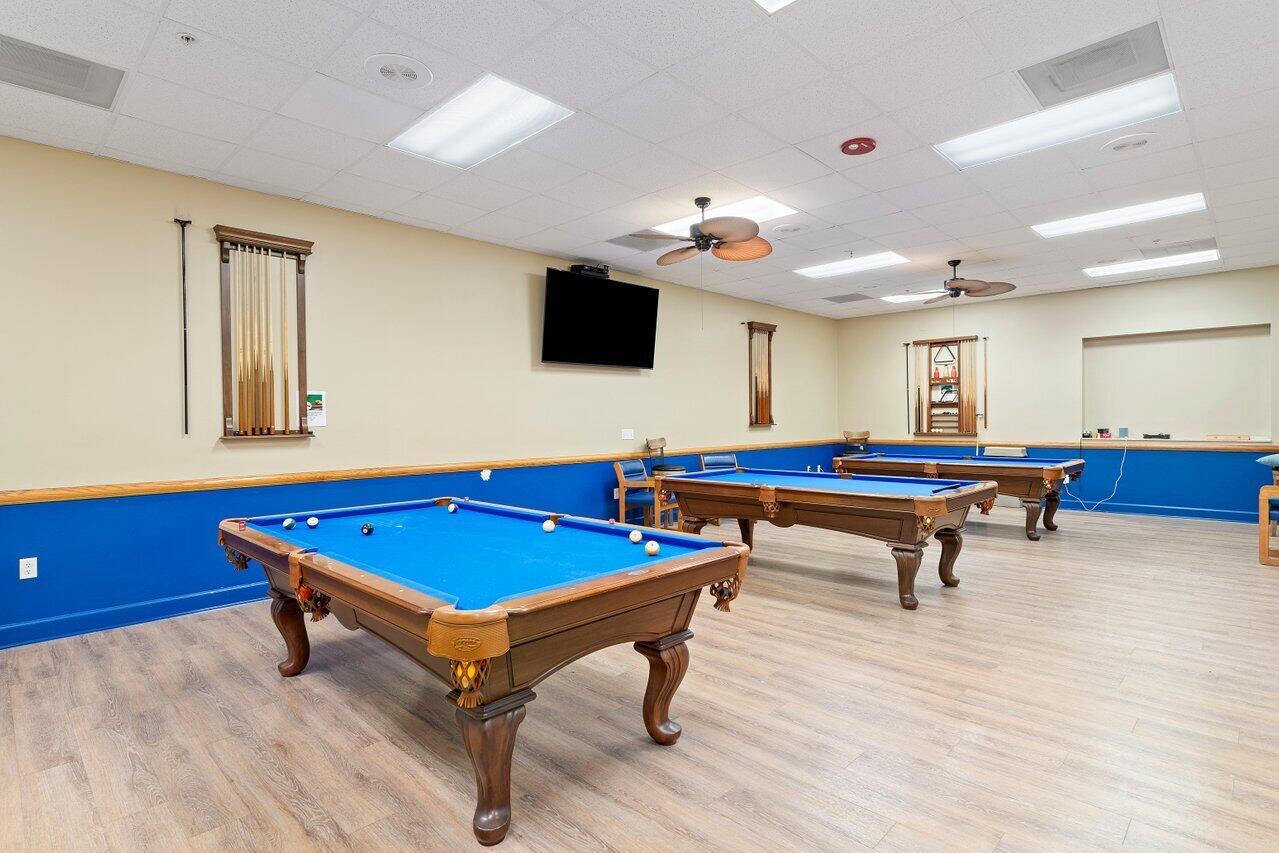 521 NW San Remo Circle