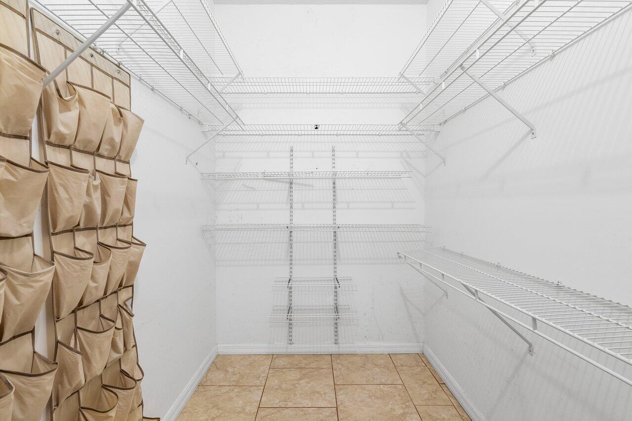 521 NW San Remo Circle