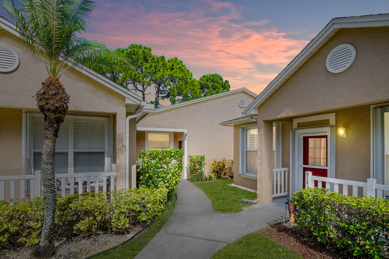 521 NW San Remo Circle