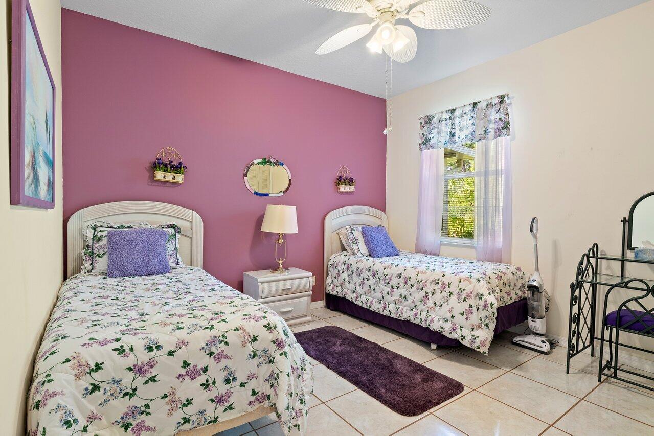 521 NW San Remo Circle