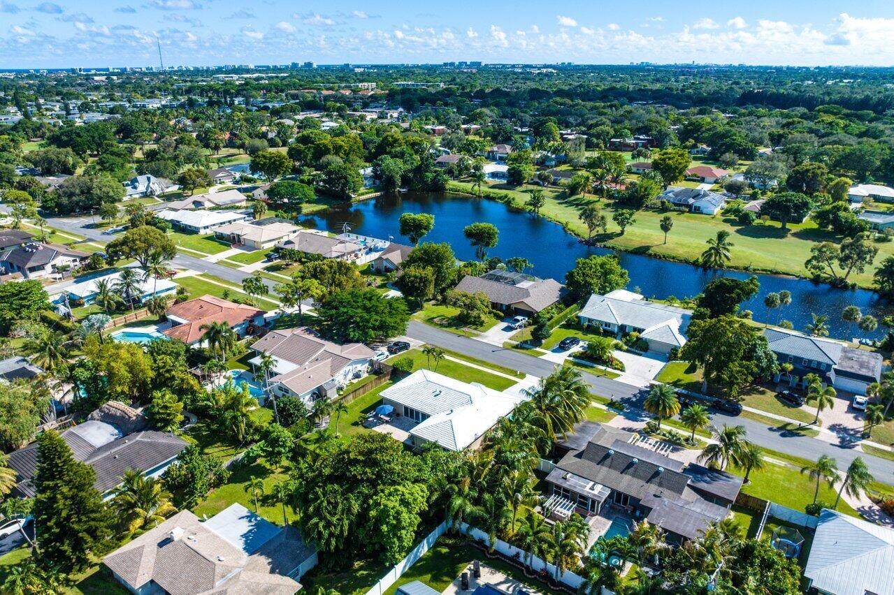 3255 Lakeview Boulevard