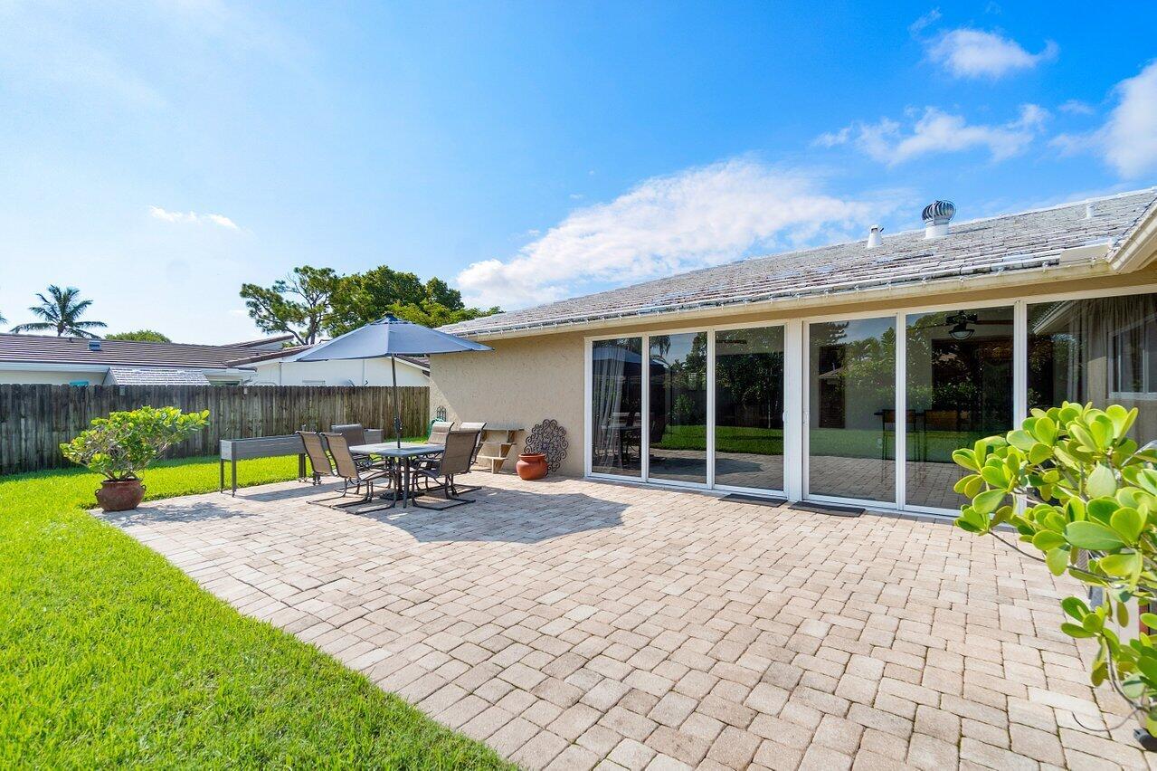 3255 Lakeview Boulevard