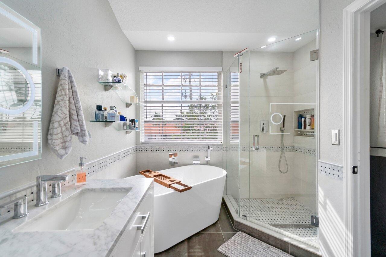 9498 Boca River Circle