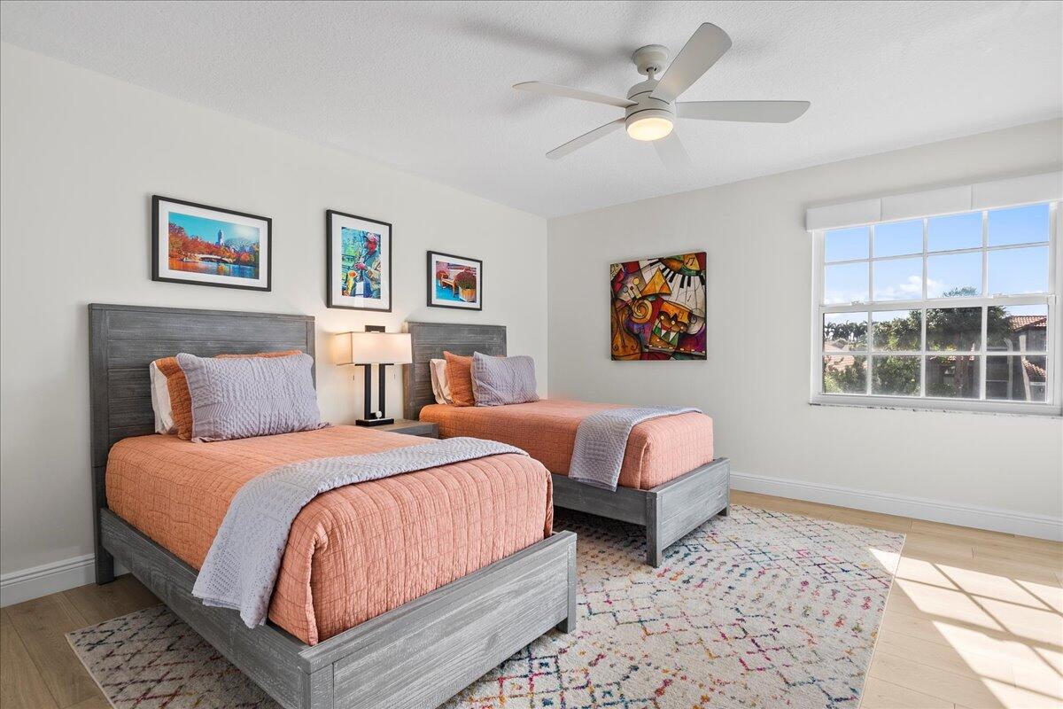 7284 Via Palomar