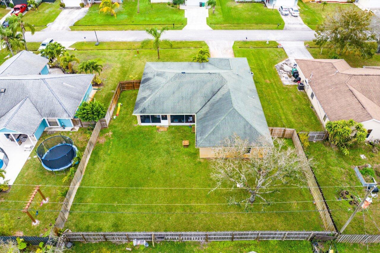 2232 SE Mcmaster Street