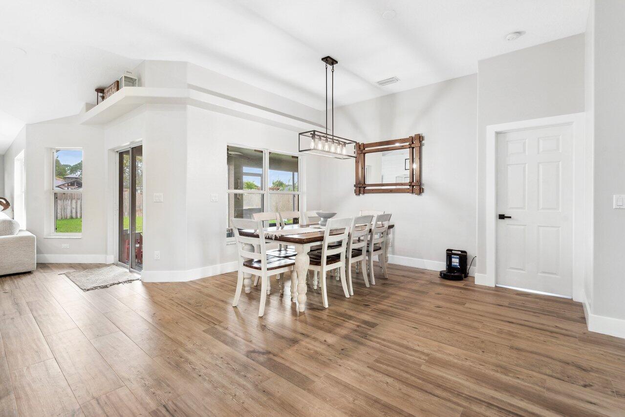 2232 SE Mcmaster Street