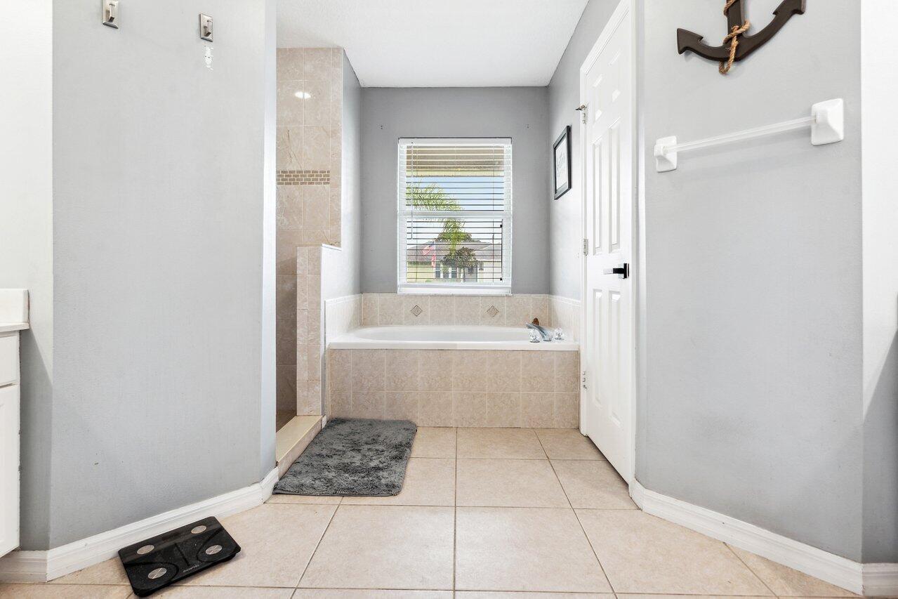 2232 SE Mcmaster Street