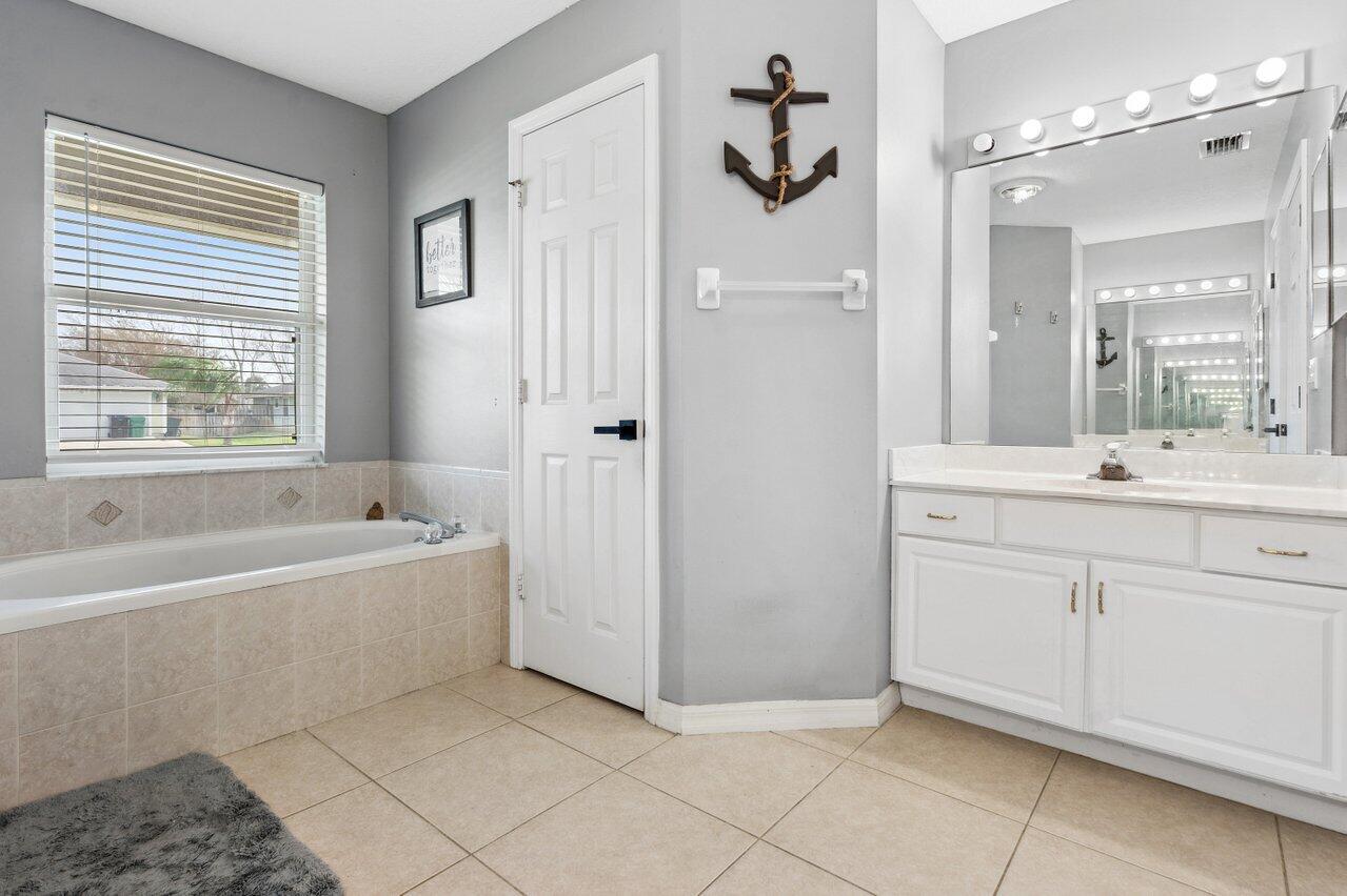 2232 SE Mcmaster Street