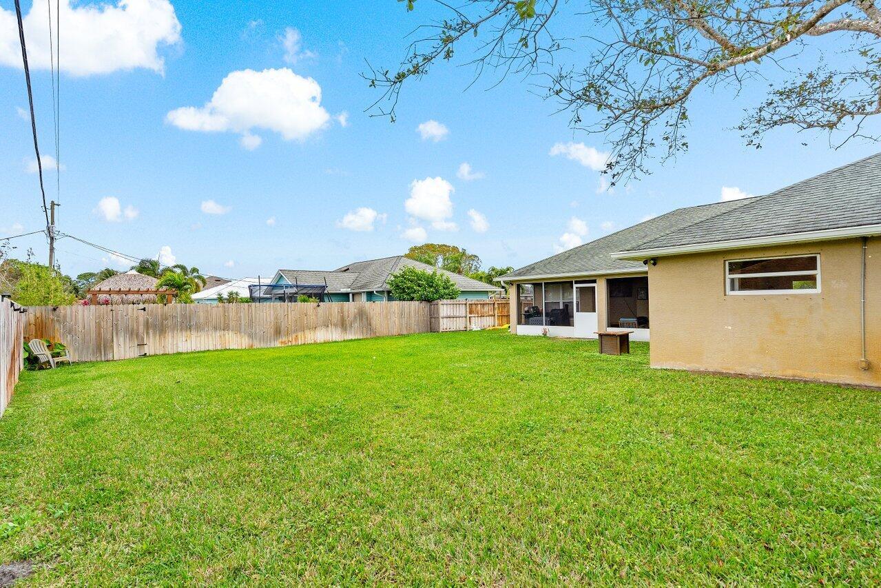 2232 SE Mcmaster Street