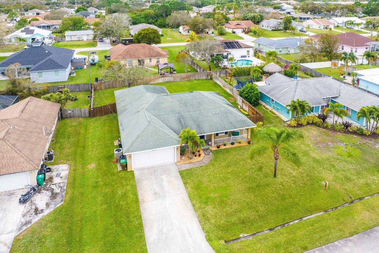 2232 SE Mcmaster Street