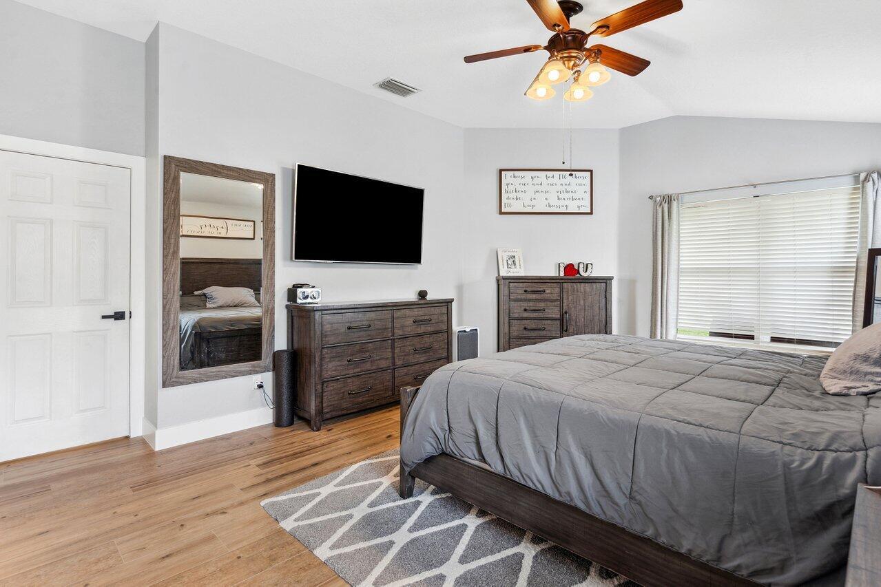 2232 SE Mcmaster Street