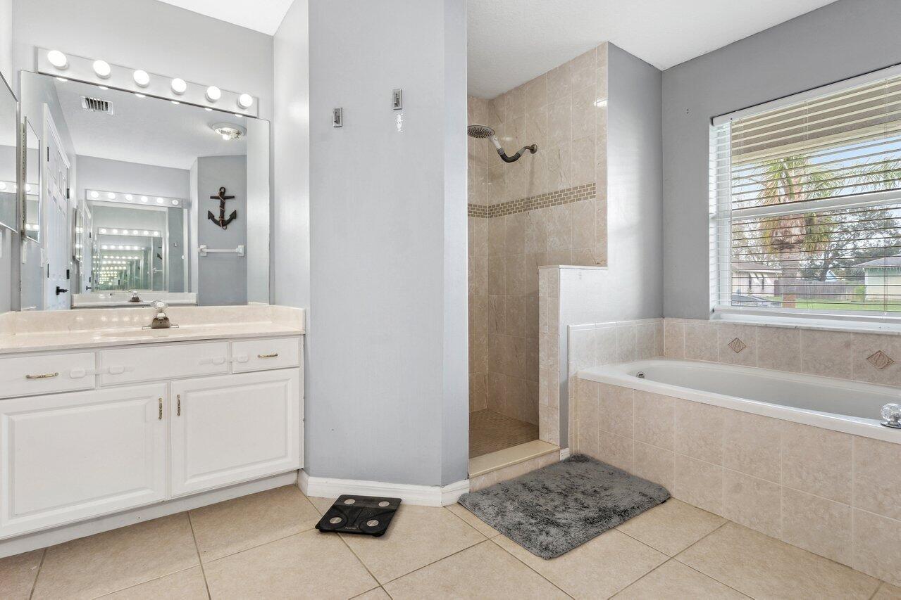 2232 SE Mcmaster Street