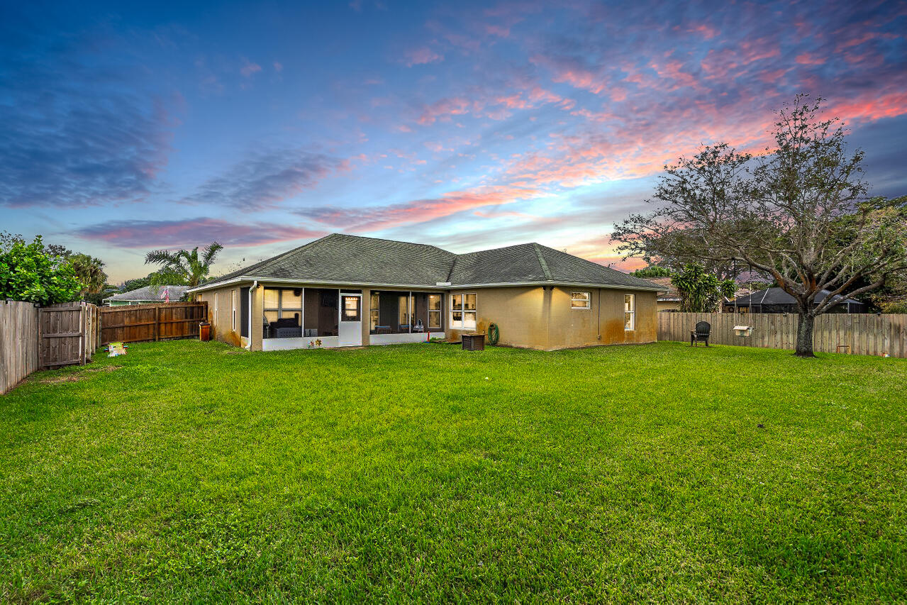 2232 SE Mcmaster Street