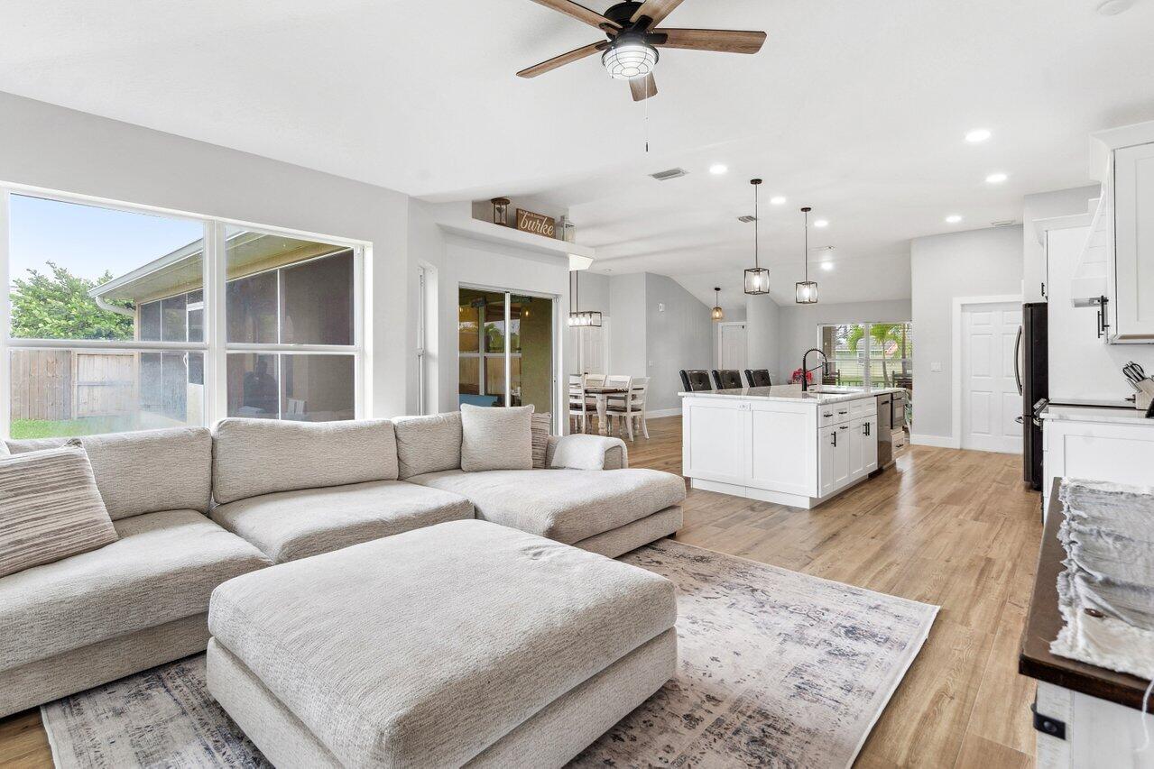 2232 SE Mcmaster Street